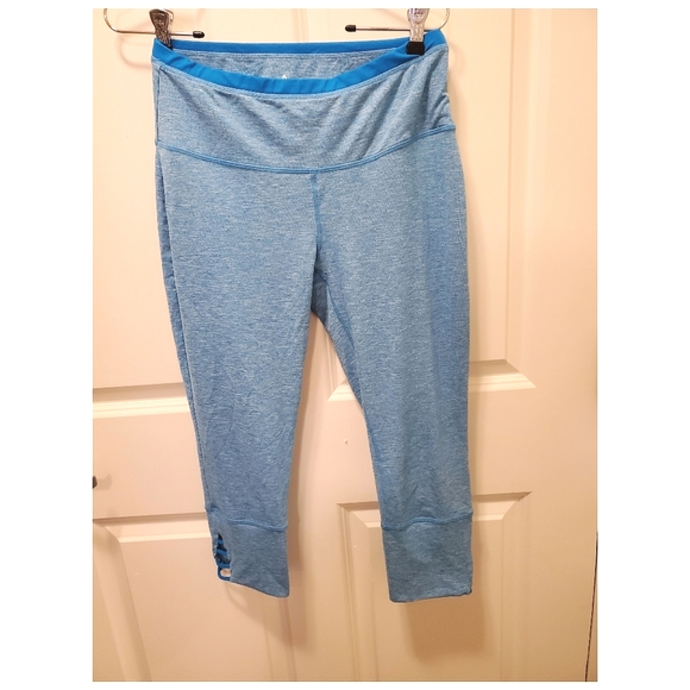 Prana Capri/Crop Leggings Size Medium  Heather Blue Color